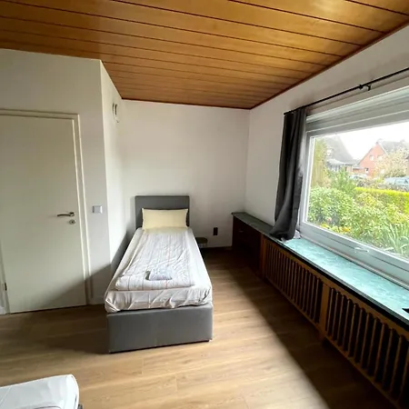 Grosszuegige Monteurwohnung Mit Terrasse Und 3 Schlafzimmern * Neumünster
