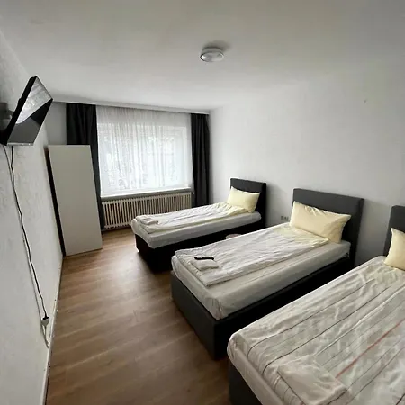 Grosszuegige Monteurwohnung Mit Terrasse Und 3 Schlafzimmern *